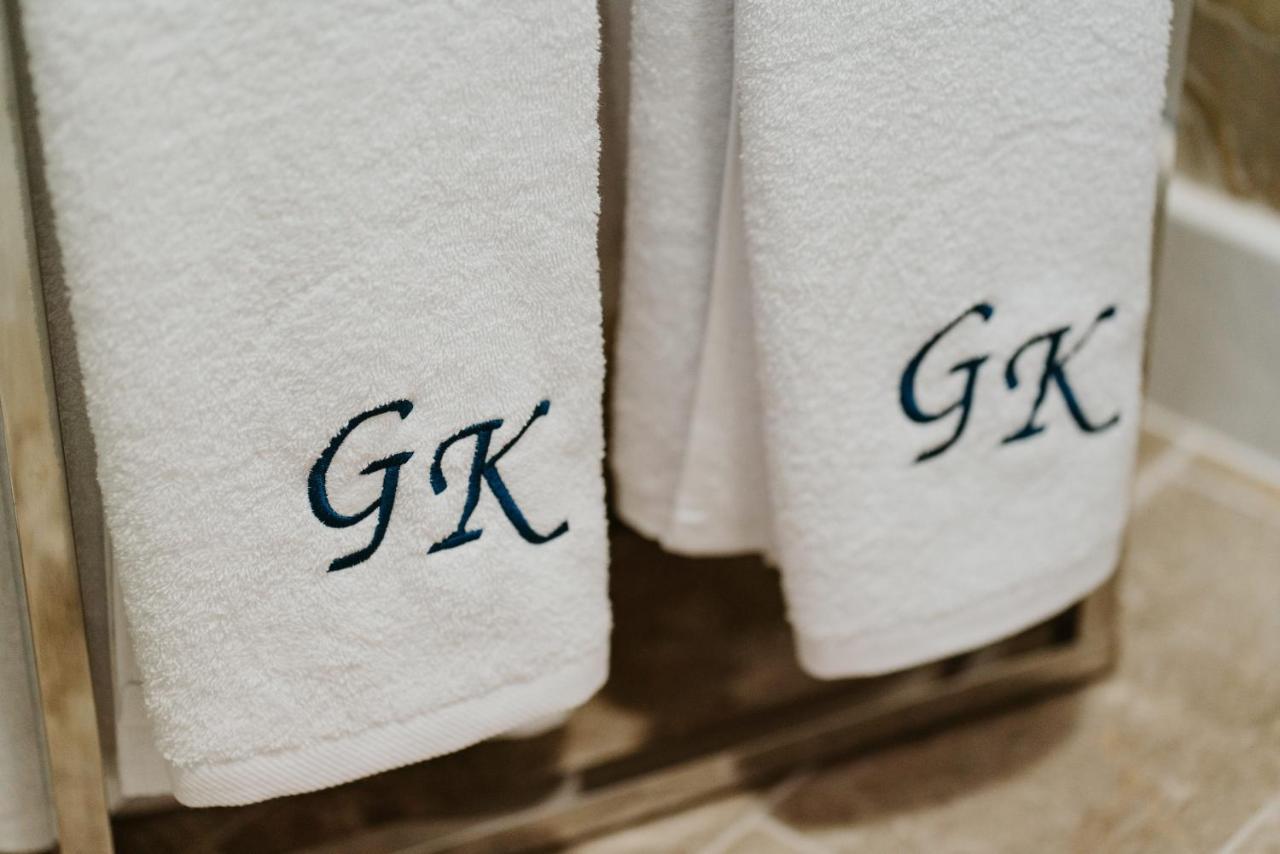 Blue And White Luxury Suites Nea Kallikrateia エクステリア 写真