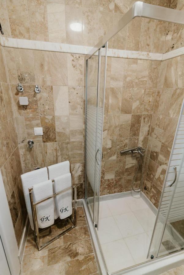 Blue And White Luxury Suites Nea Kallikrateia エクステリア 写真